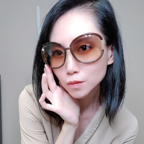 TOM FORD OVERSIZED SOFT ROUND SUNGLASSES